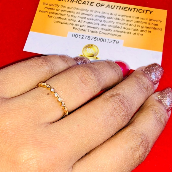 18k yellow gold vermeil beautiful ring with Swarovski crystals Elegant band Ring - Picture 3 of 7